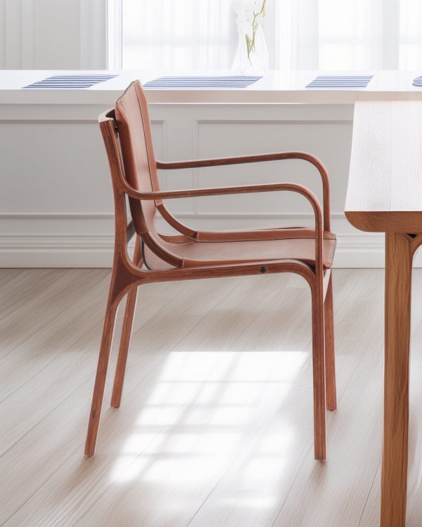 Nova Sitial de Cuero y Madera