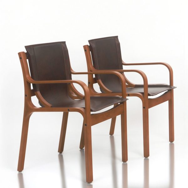 Nova Sitial de Cuero y Madera