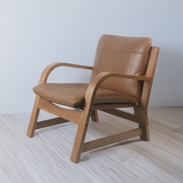 Sillon Vicenzo Madera Miel Ulmo Cuero Castaño