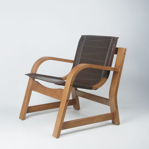 Sillón Domani – Madera Miel Ulmo y Cuero Café Moro