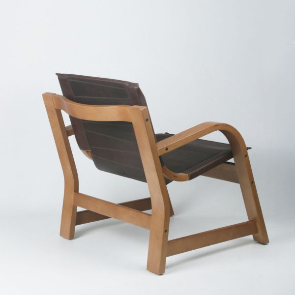 Sillón Domani – Madera Miel Ulmo y Cuero Café Moro - Imagen 2